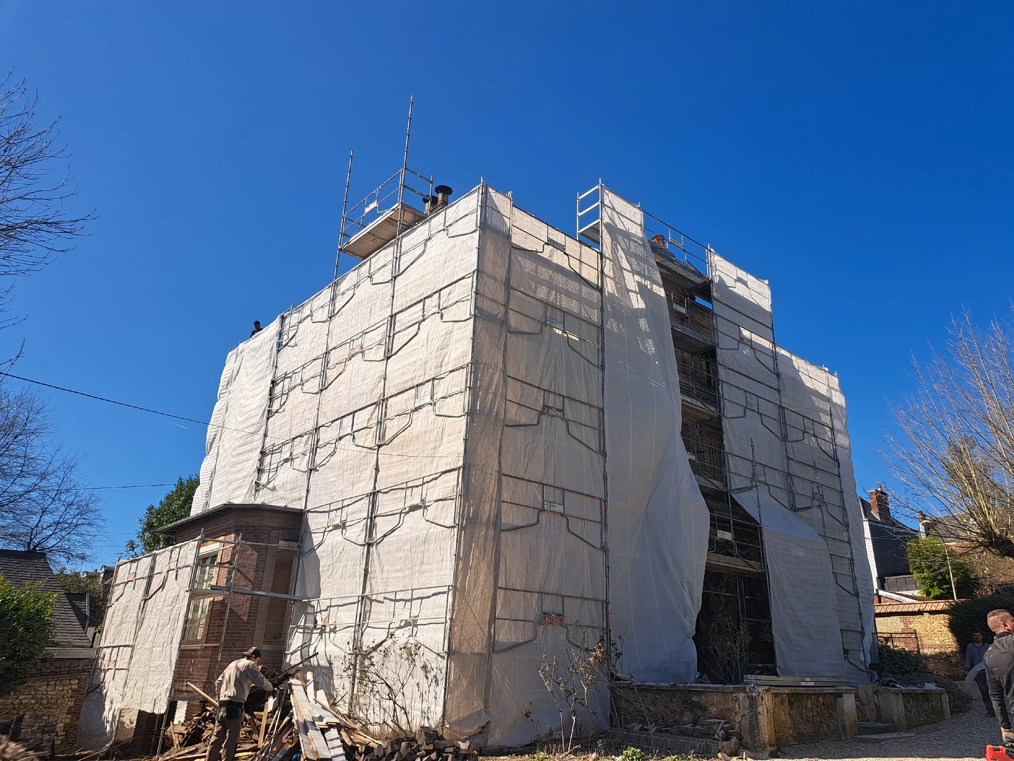 ECHAFAUDAGE FACADIER MONT ST AIGNAN SECURITE SEBASTOPOL